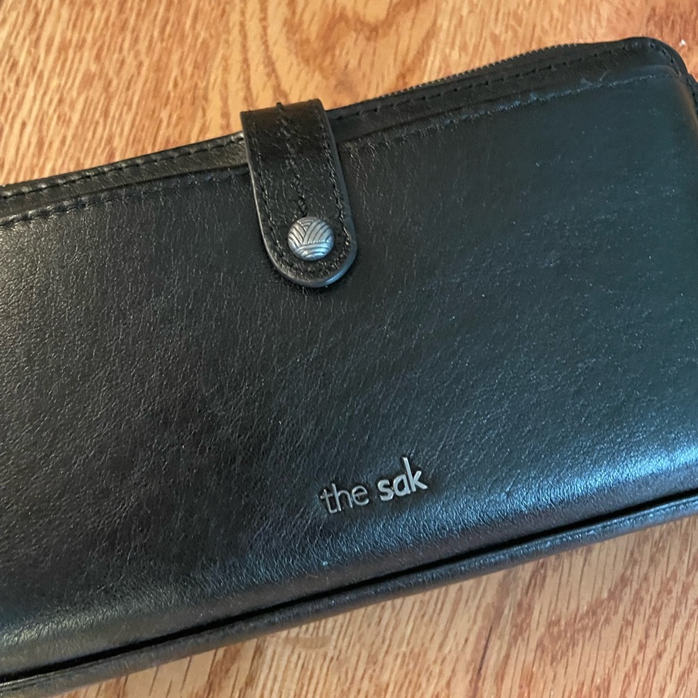 The Sak wristlet NWT